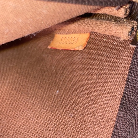 Louis Vuitton Pochette Acessories-Vintage - Picture 5 of 5